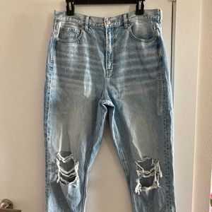 Unworn American Eagle Mom Jeans